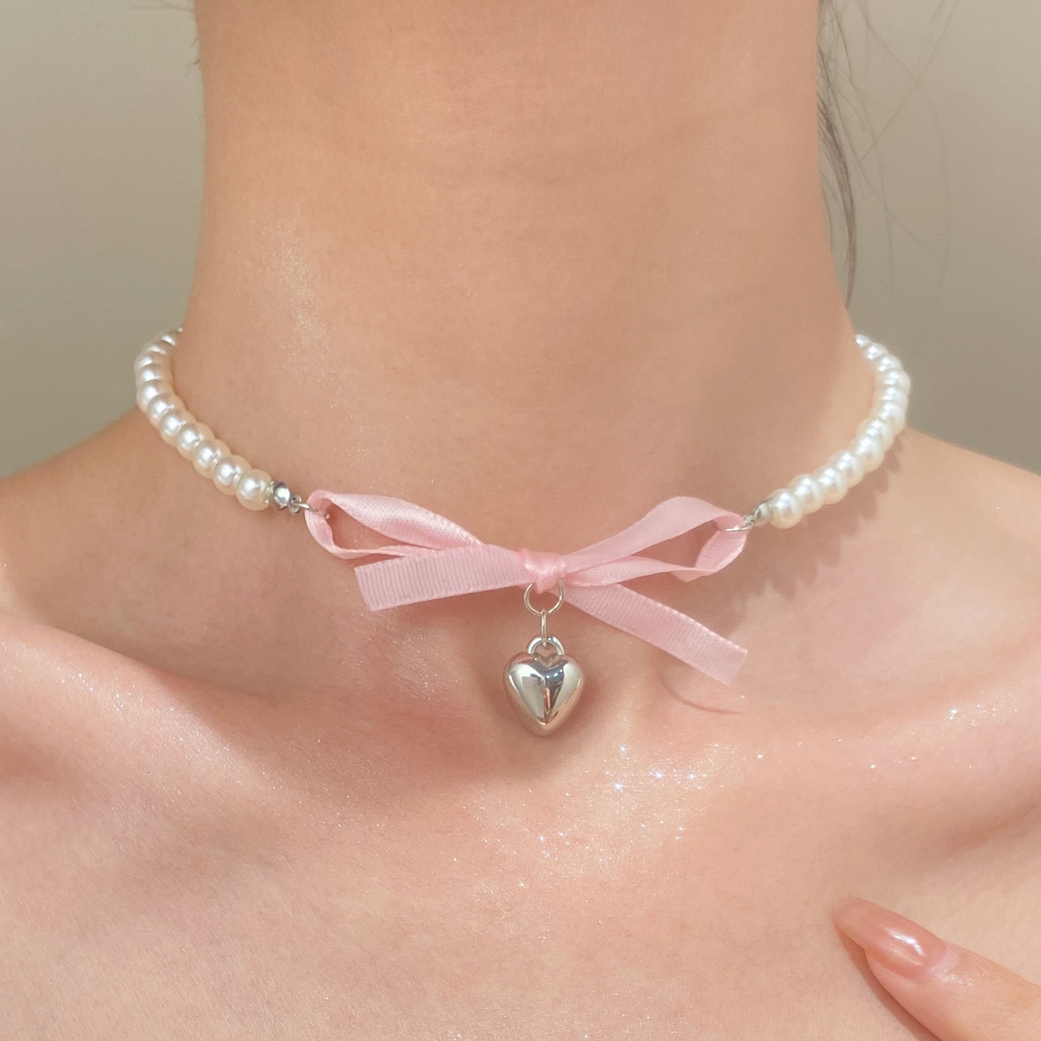 蝶ネクタイで作られた真珠のネックレス,フランスのロマンチック - Pearl Trim Chain のレビューと価格